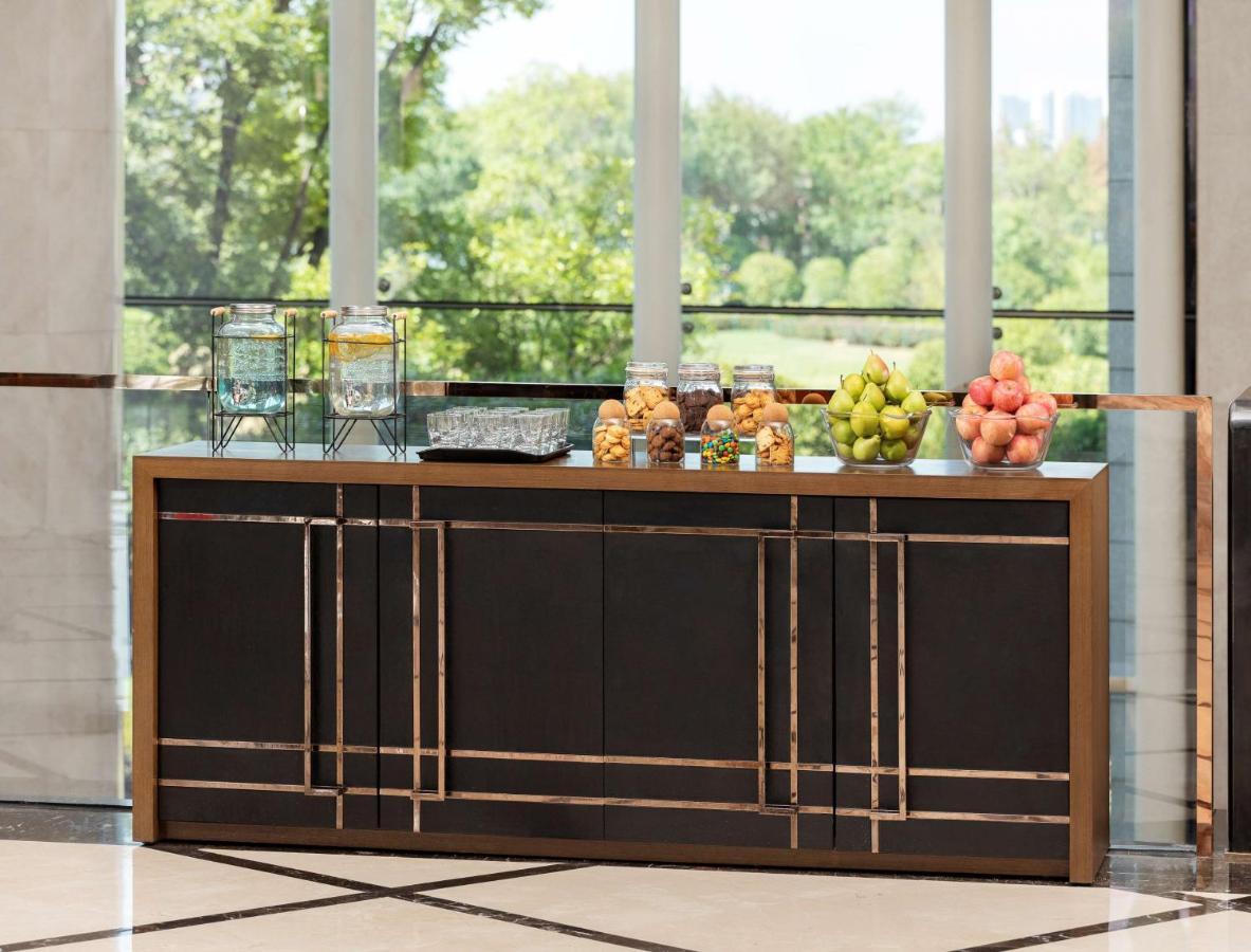 Radisson Blu Hotel Wuhan Etd Zone Экстерьер фото