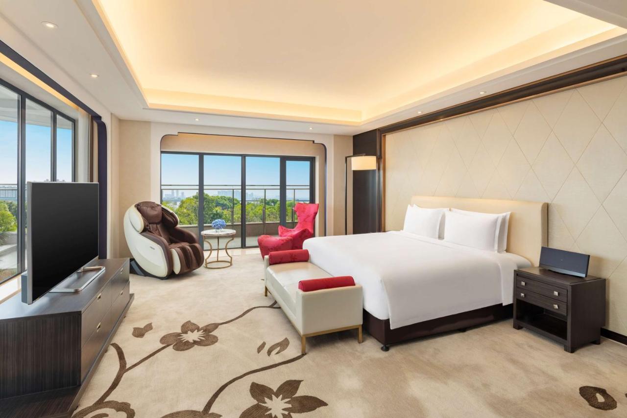 Radisson Blu Hotel Wuhan Etd Zone Экстерьер фото