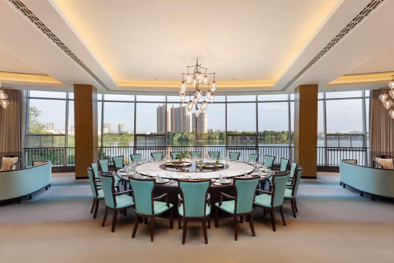 Radisson Blu Hotel Wuhan Etd Zone Экстерьер фото