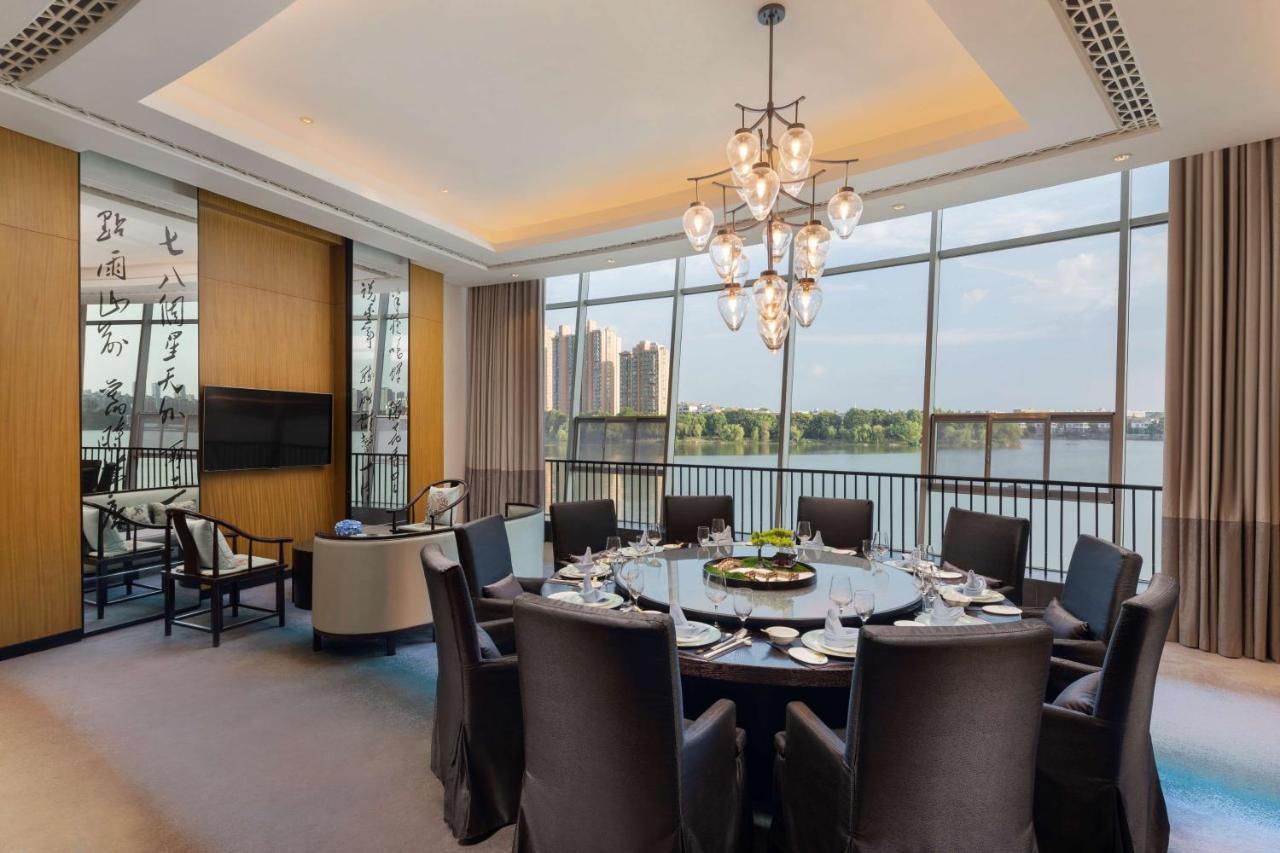 Radisson Blu Hotel Wuhan Etd Zone Экстерьер фото