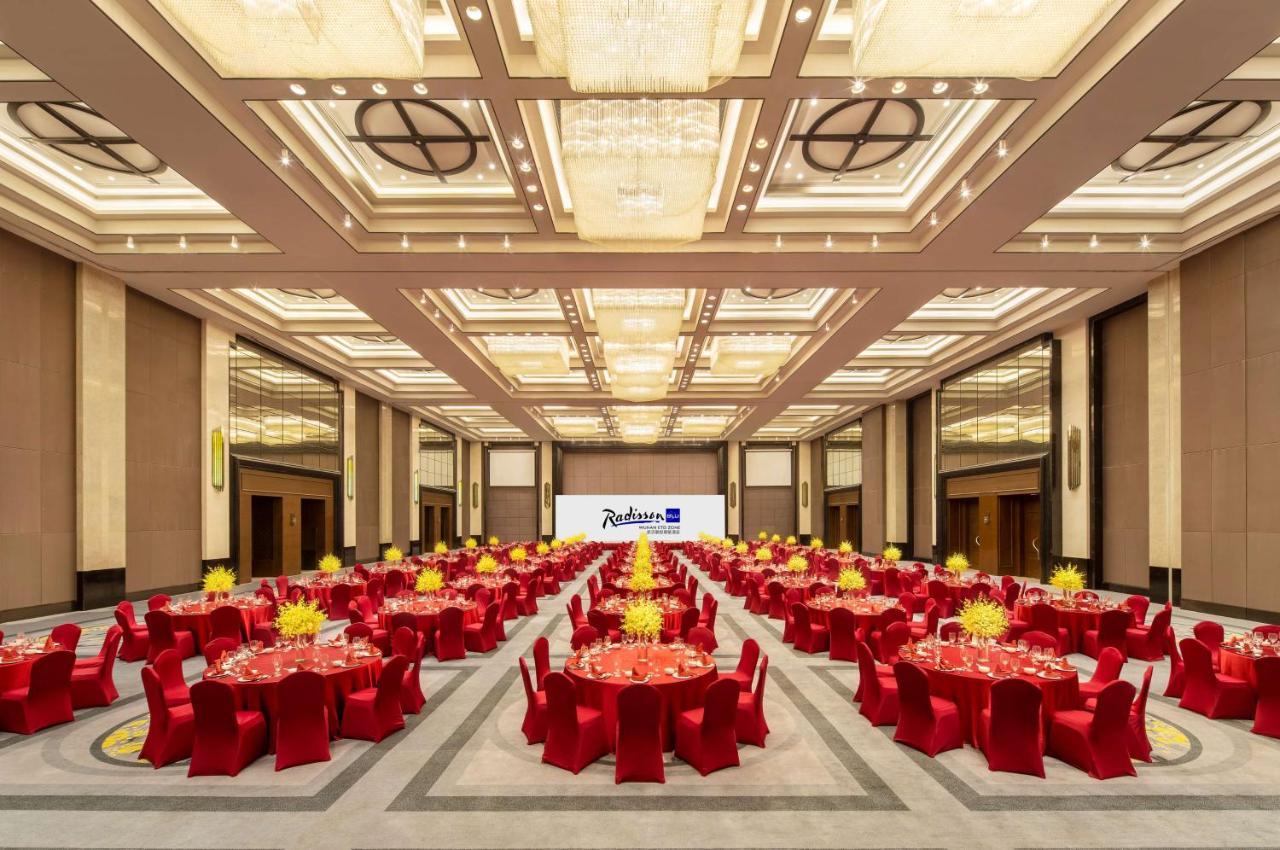 Radisson Blu Hotel Wuhan Etd Zone Экстерьер фото