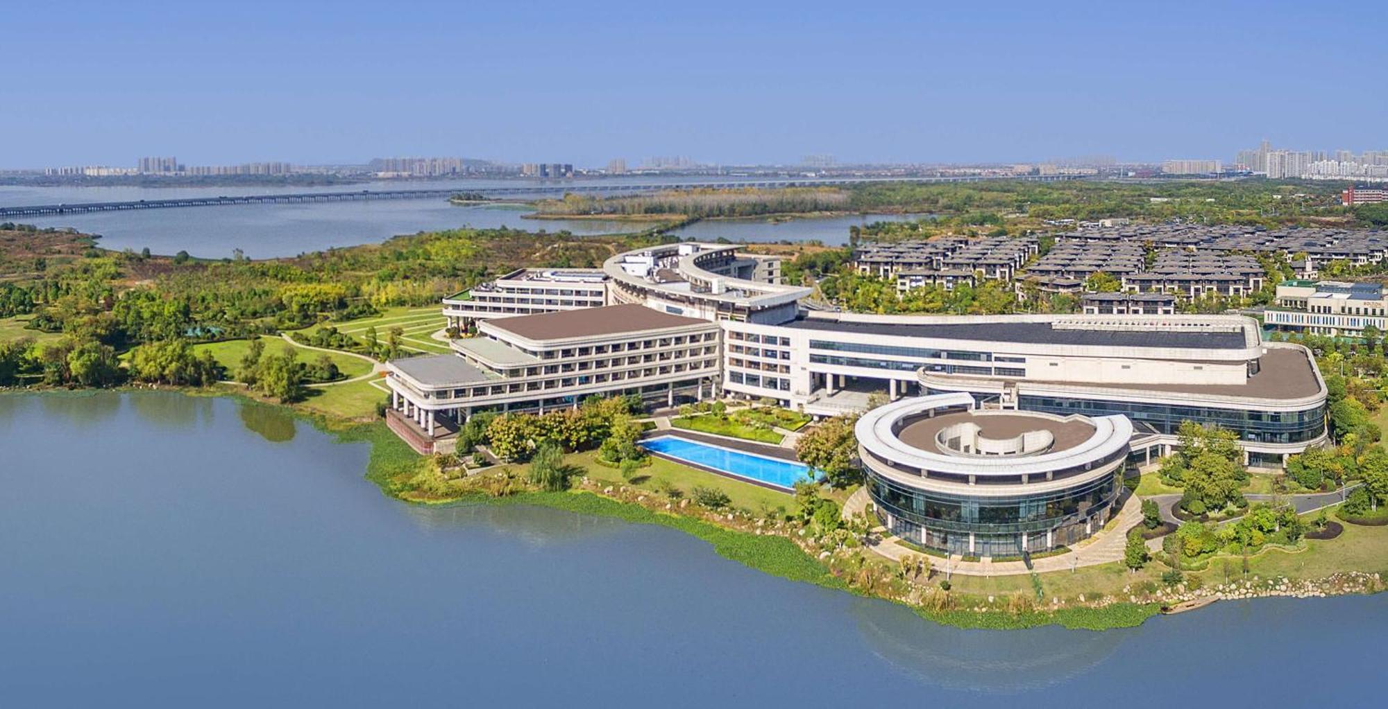 Radisson Blu Hotel Wuhan Etd Zone Экстерьер фото