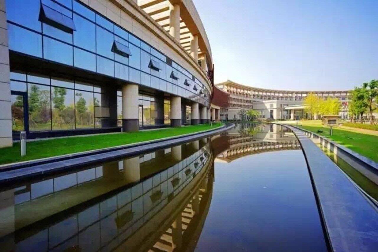 Radisson Blu Hotel Wuhan Etd Zone Экстерьер фото