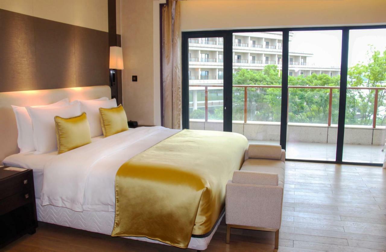 Radisson Blu Hotel Wuhan Etd Zone Экстерьер фото
