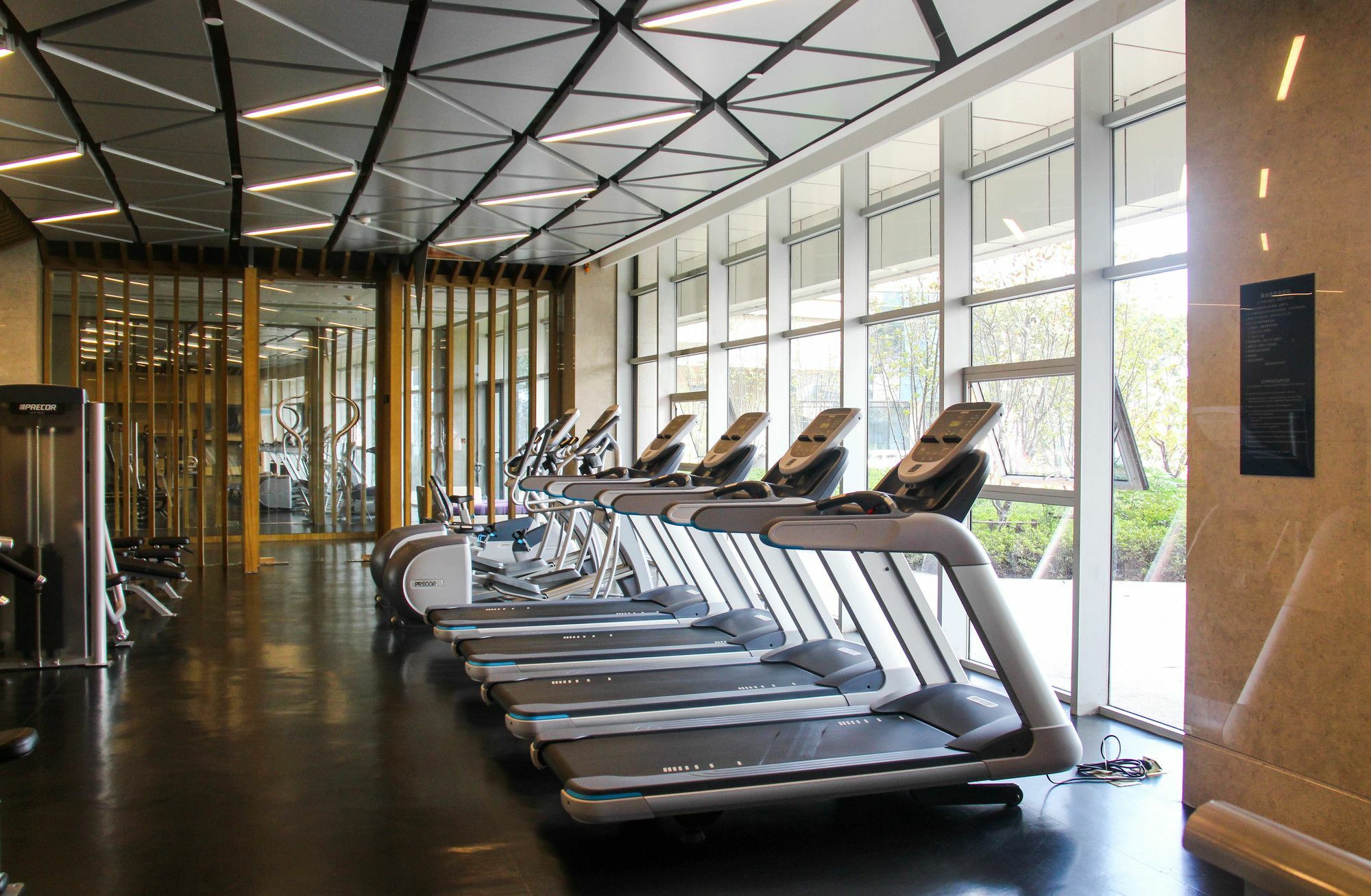 Radisson Blu Hotel Wuhan Etd Zone Экстерьер фото