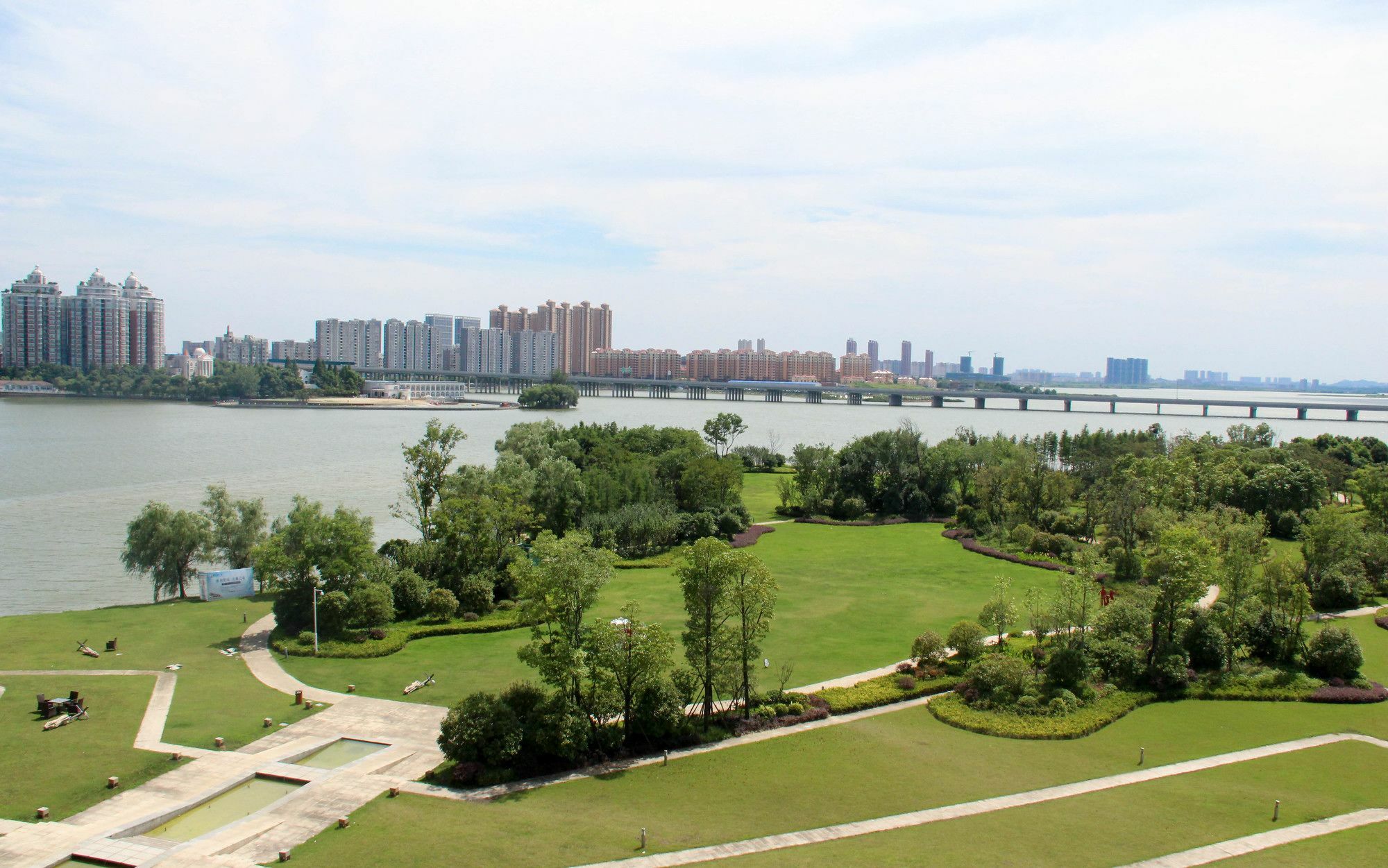 Radisson Blu Hotel Wuhan Etd Zone Экстерьер фото